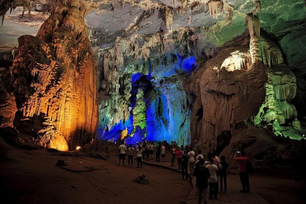 Động Ti&ecirc;n Sơn.